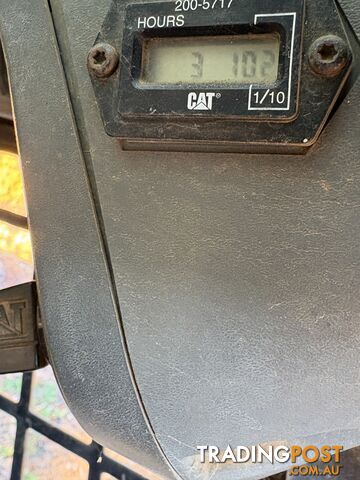 Caterpillar 257b2 track loader earth mover - photo 3 of 5