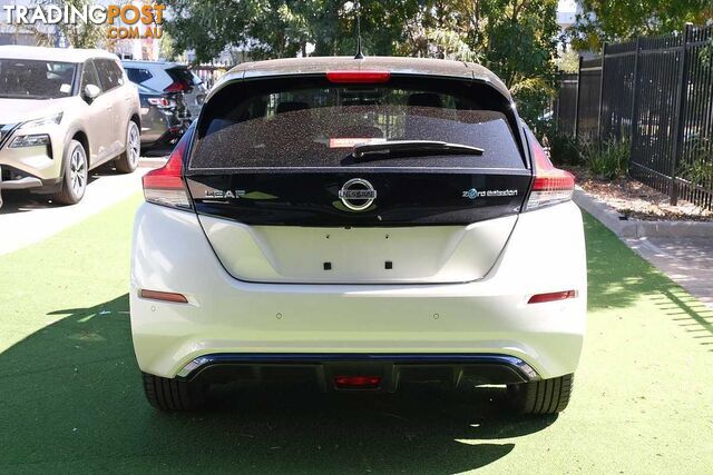 2021 NISSAN LEAF ZE1 HATCH - photo 4 of 23