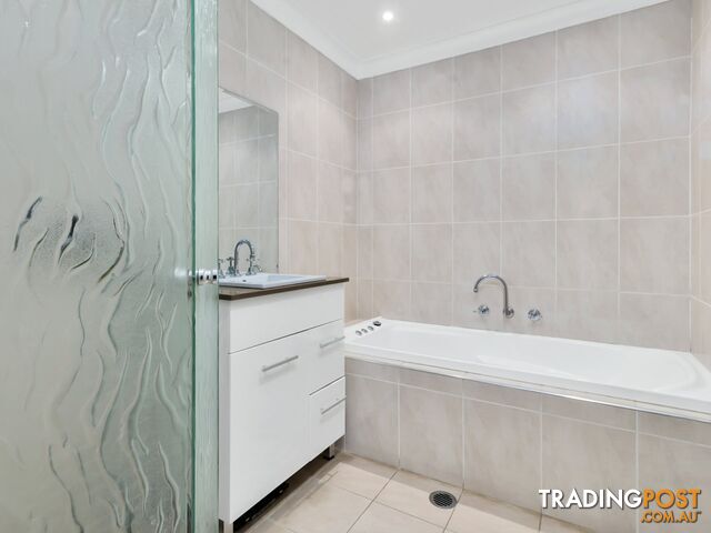 2 Misima Place GLENFIELD NSW 2167