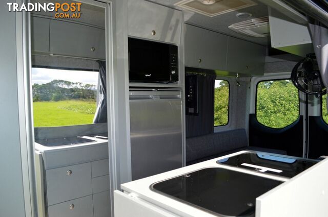 2015 Mercedes Safari Edition Motorhome – Twin Bed Electric - photo 5 of 23