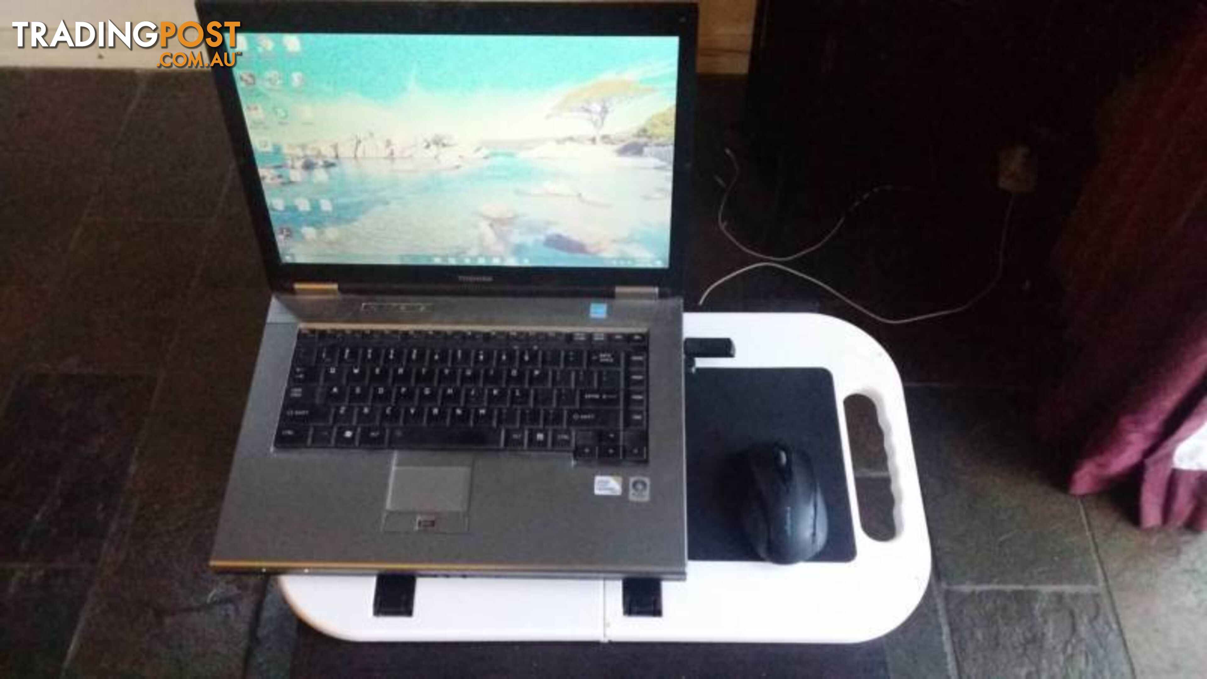 Ipad / Tablet / Laptop / Notepad Adjustable Stand