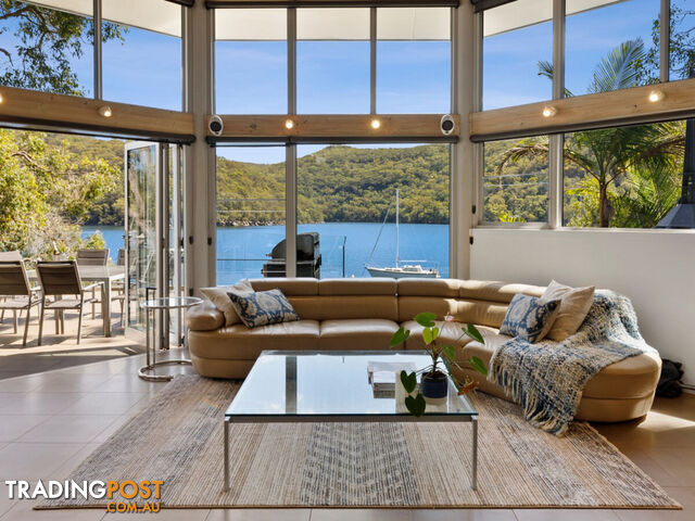 10 Cowan Drive COTTAGE POINT NSW 2084 - photo 2 of 9