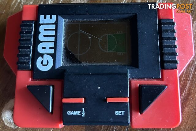 RARE - BASKET BALL HAND HELD GAME MADE IN HONG KONG - 1980’s