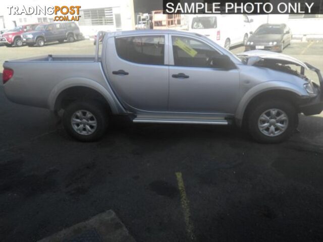 MITSUBISHI TRITON MN RIGHT REAR WHEEL ARCH FLARE