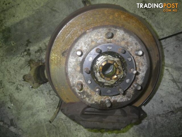 TOYOTA HILUX LN167 RIGHT FRONT HUB ASSEMBLY