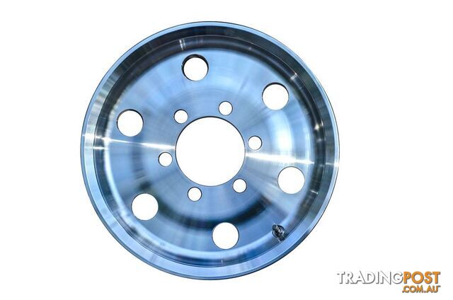 IVECO 2013-2019 6 STUD 17Ã8 INCH ALLOY RIM & 6 WHEEL NUTS Â 2350KG RATING