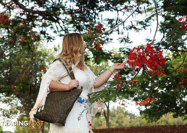 WILEY OLIVE GENUINE LEATHER OVERSIZE LADIES HANDBAG - photo 4 of 7