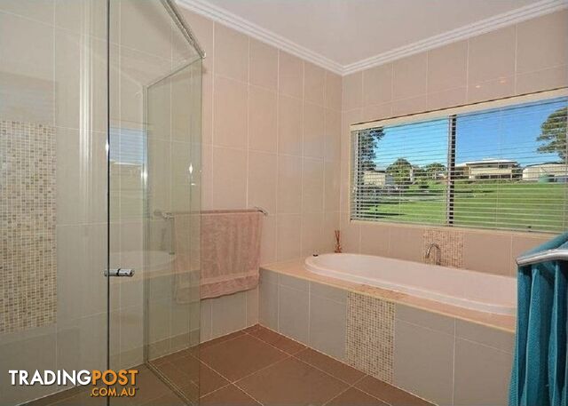 1 Jasmine Court DUNDOWRAN BEACH QLD 4655