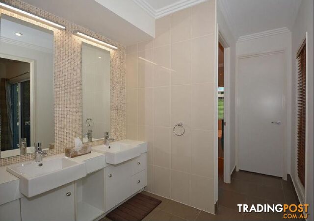 1 Jasmine Court DUNDOWRAN BEACH QLD 4655