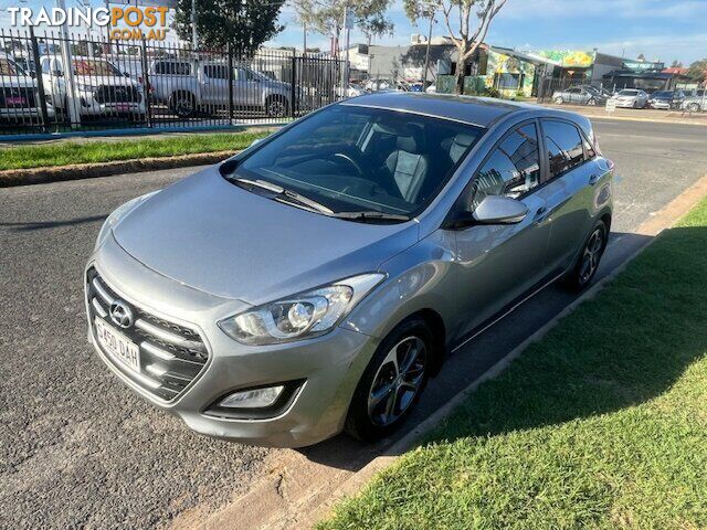 2015 HYUNDAI I30 GD3 HATCHBACK - photo 2 of 12