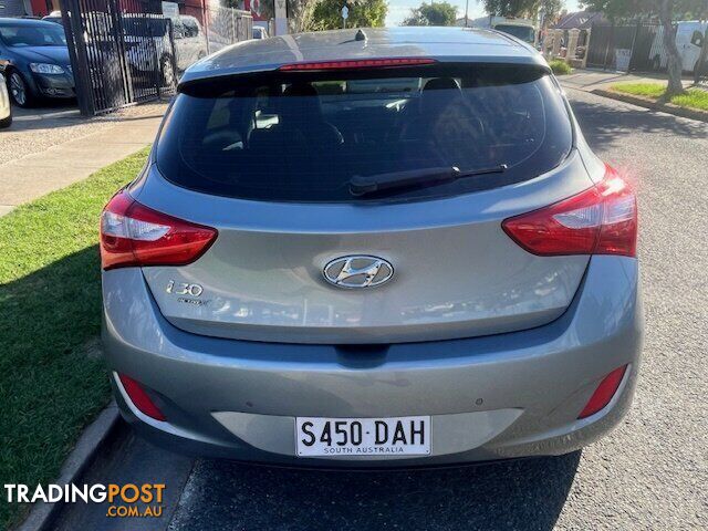 2015 HYUNDAI I30 GD3 HATCHBACK - photo 4 of 12