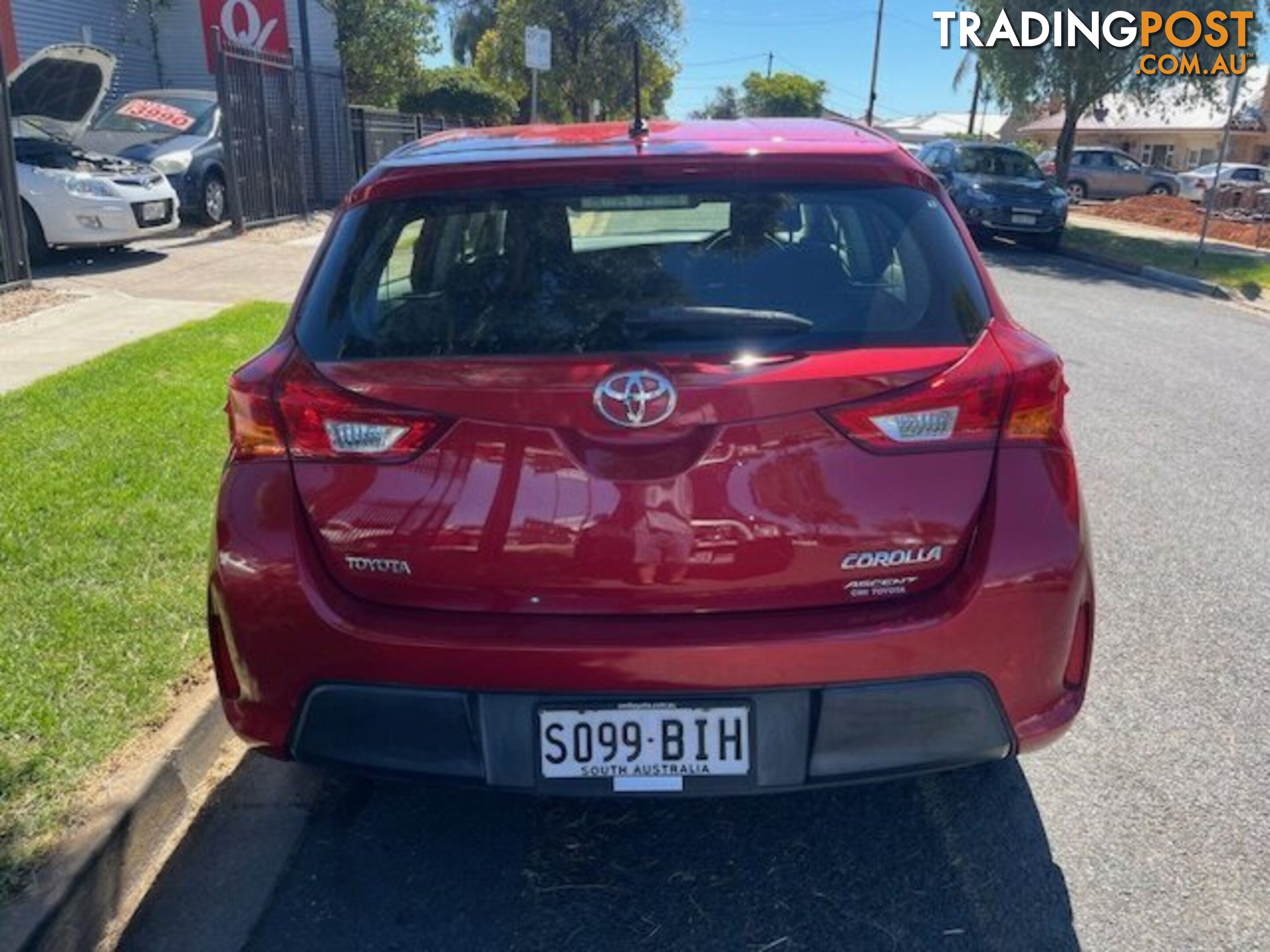 2013 TOYOTA COROLLA ZRE182R  HATCHBACK