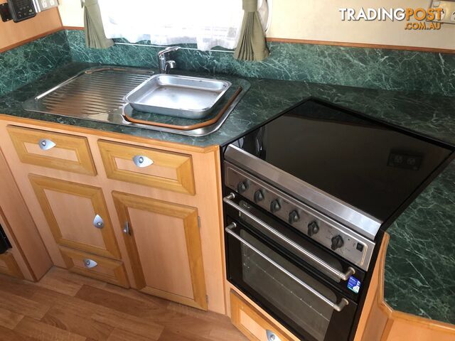 Millard Caravan - photo 3 of 5