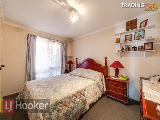 10 LOXWOOD AVE KEYSBOROUGH VIC 3173