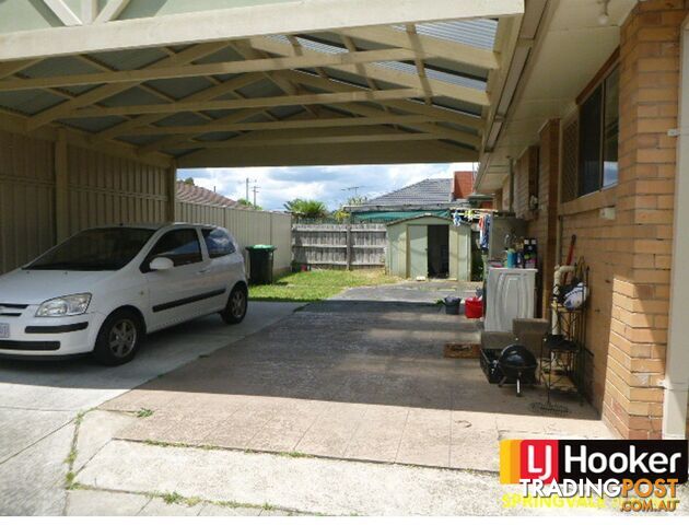 Unit 1/35 Wallarano Drive NOBLE PARK VIC 3174