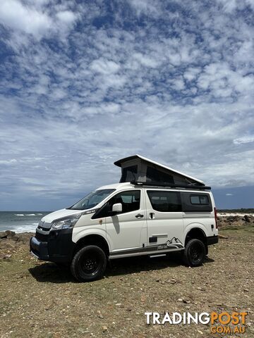 Hiker Toyota Hiace base
