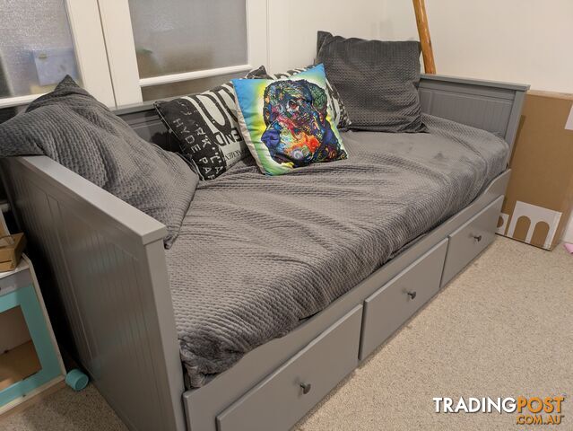 Ikea Hemnes daybed with 2 mattresses in great condition