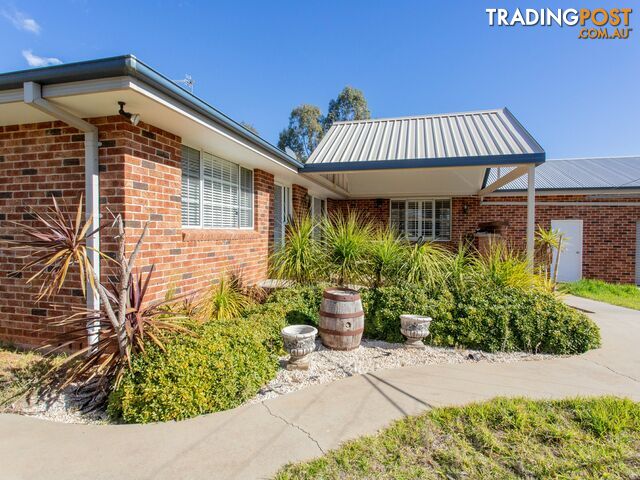 5 London Drive COWRA NSW 2794