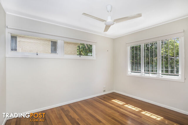 4 Tasman St Stafford Heights QLD 4053