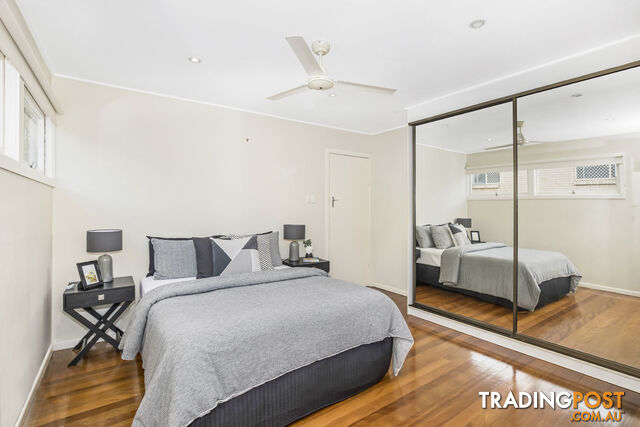 4 Tasman St Stafford Heights QLD 4053