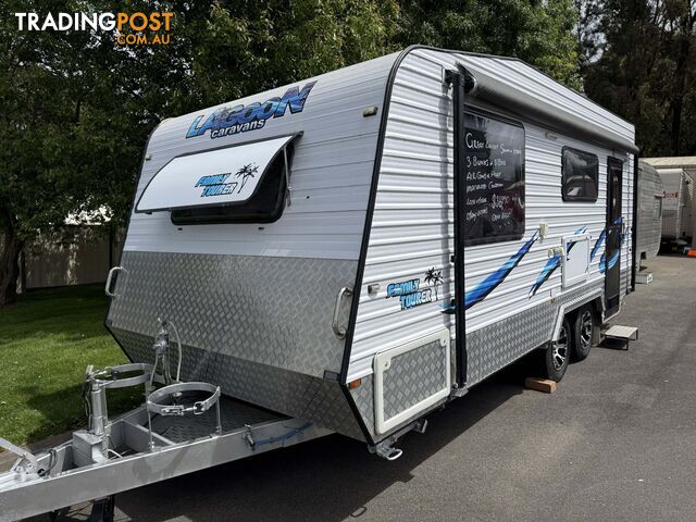 LAGOON FAMILY TOURER CARAVAN - TRIPLE BUNKS - 2017 - LOTS OF EXTRAS