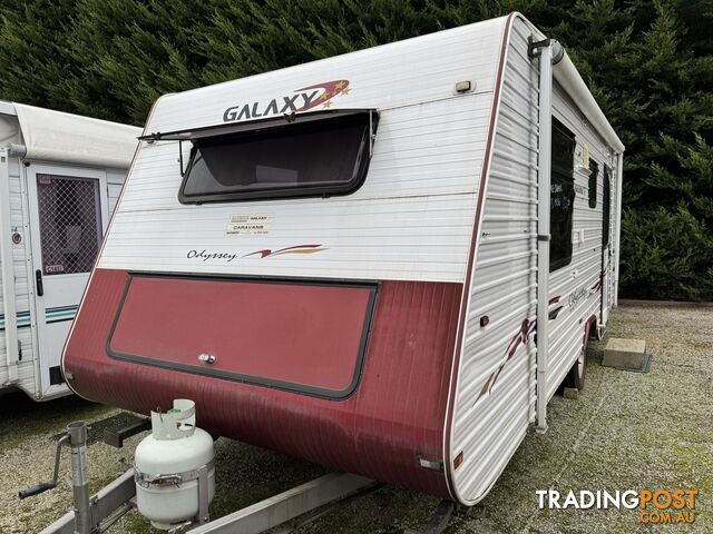 GALAXY ODYSSEY CARAVAN -  2010 - ISLAND DBL - ROLLOUT W/WALLS - ONE OWNER