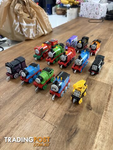 Thomas & Friends Motorised Train Collection – 14 Pieces