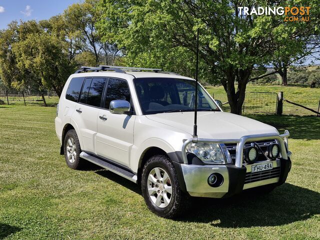 2011 Mitsubishi Pajero NT PLATINUMEDITION Sedan Automatic