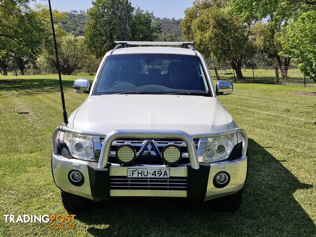 2011 Mitsubishi Pajero NT PLATINUMEDITION Sedan Automatic