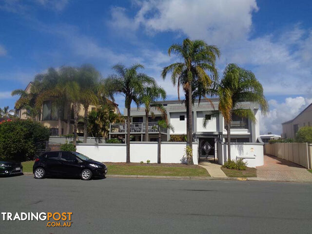 2 Runaway Bay Avenue Runaway Bay QLD 4216