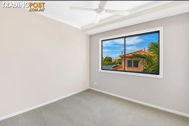 2 24 Abalone Avenue Paradise Point QLD 4216