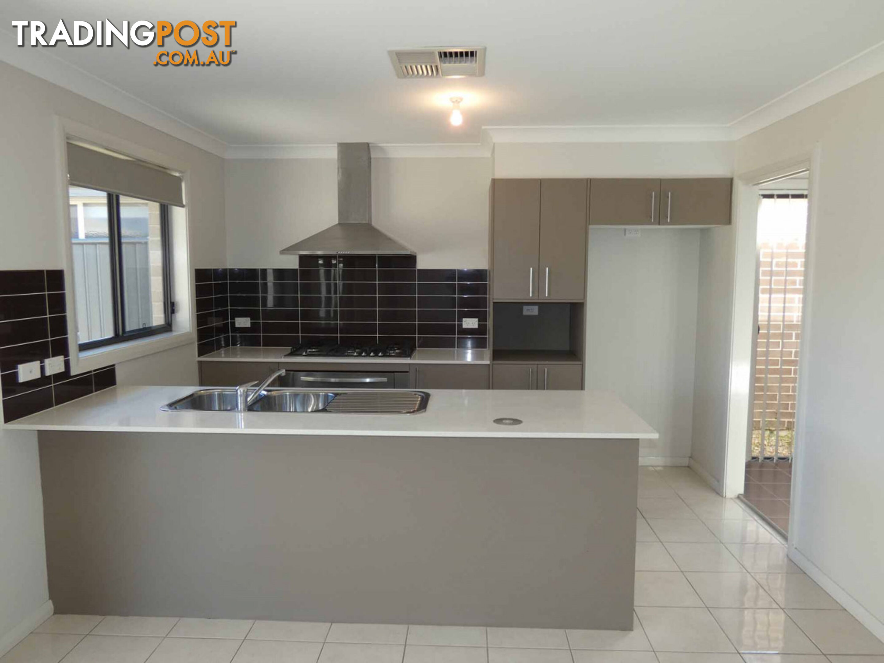 4 Pitt Street Jordan Springs NSW 2747