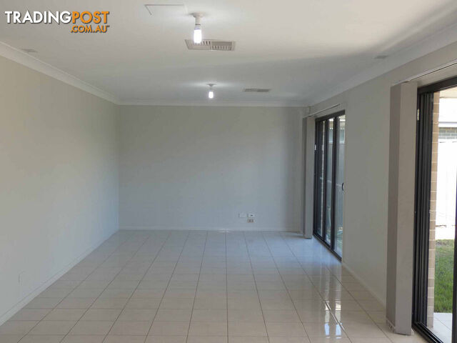 4 Pitt Street Jordan Springs NSW 2747