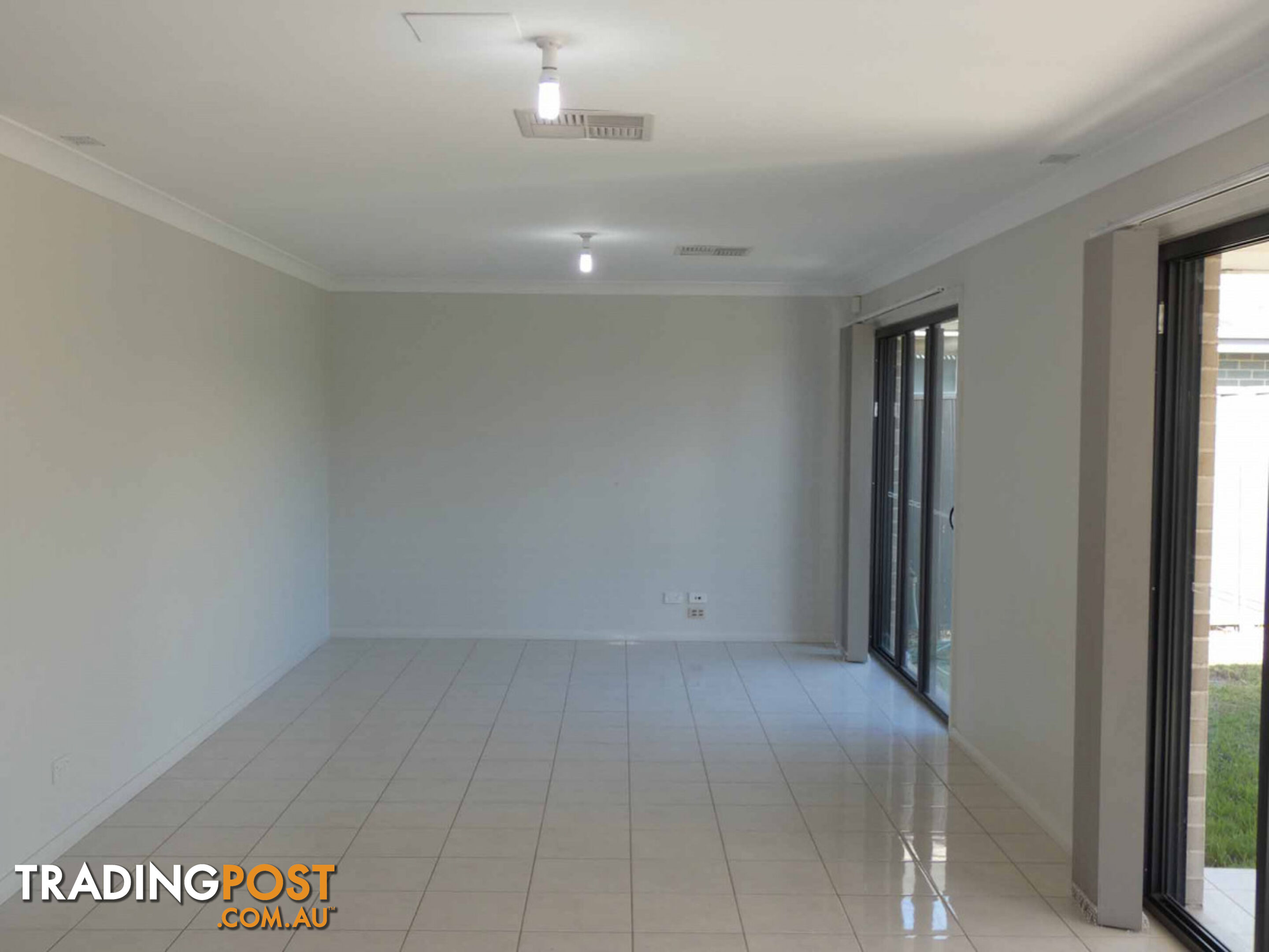 4 Pitt Street Jordan Springs NSW 2747