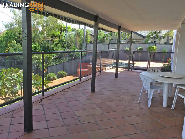 4 Saxonvale Terrace Mermaid Waters QLD 4218