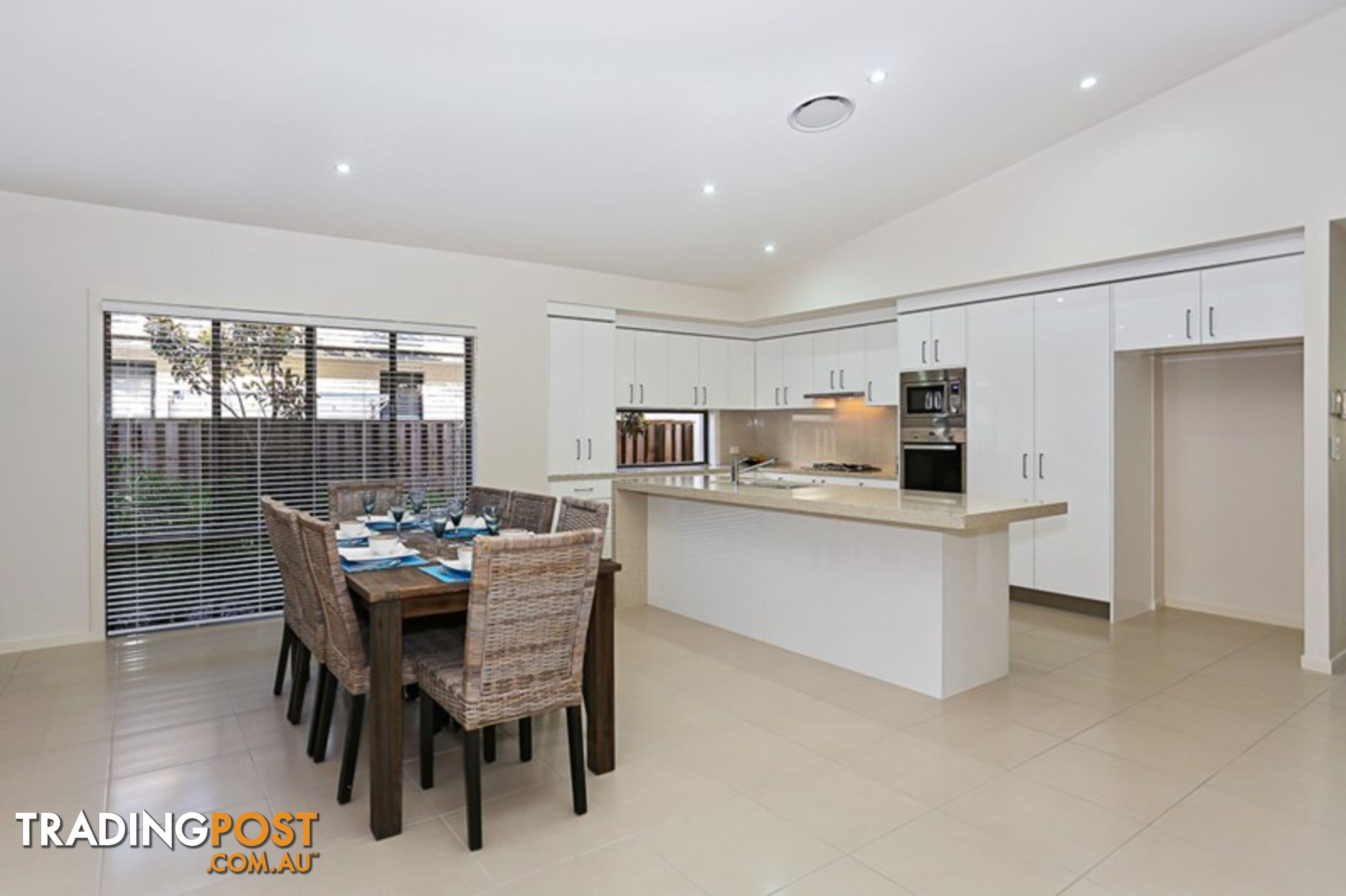 16 Bunderoo Circuit PIMPAMA QLD 4209