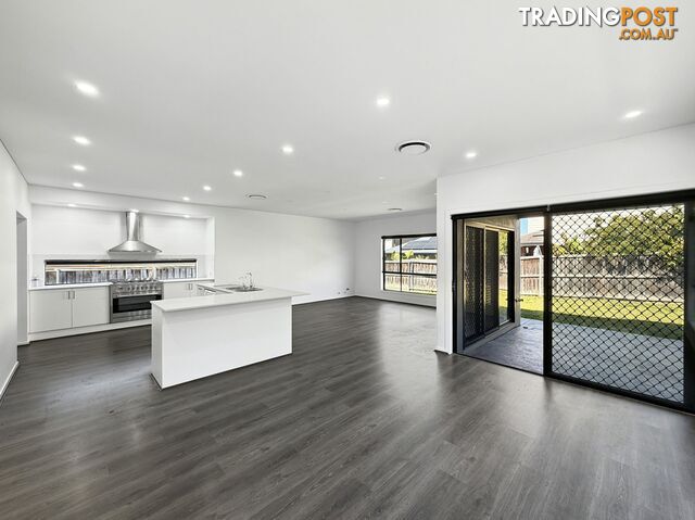 17 Hoy Street MOOREBANK NSW 2170