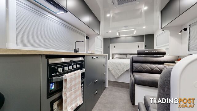 21â6 PLATINUM REAR DOOR LARGE ENSUITE