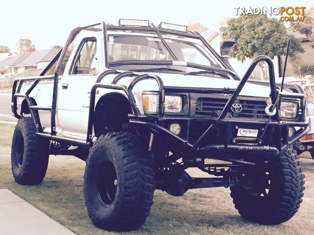 Hilux Comp Truck/Social Wheeler