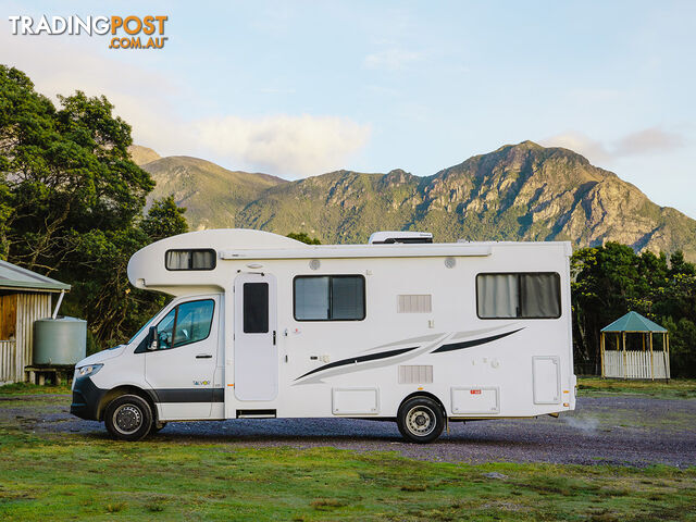 EURO DELUXE MOTORHOME - photo 2 of 15