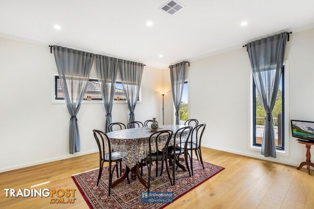 2/6 Prince Edward Avenue Mitcham VIC 3132