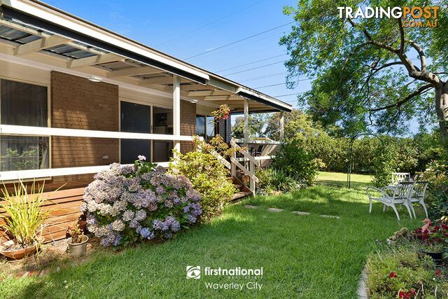 70 Mannering Drive GLEN WAVERLEY VIC 3150