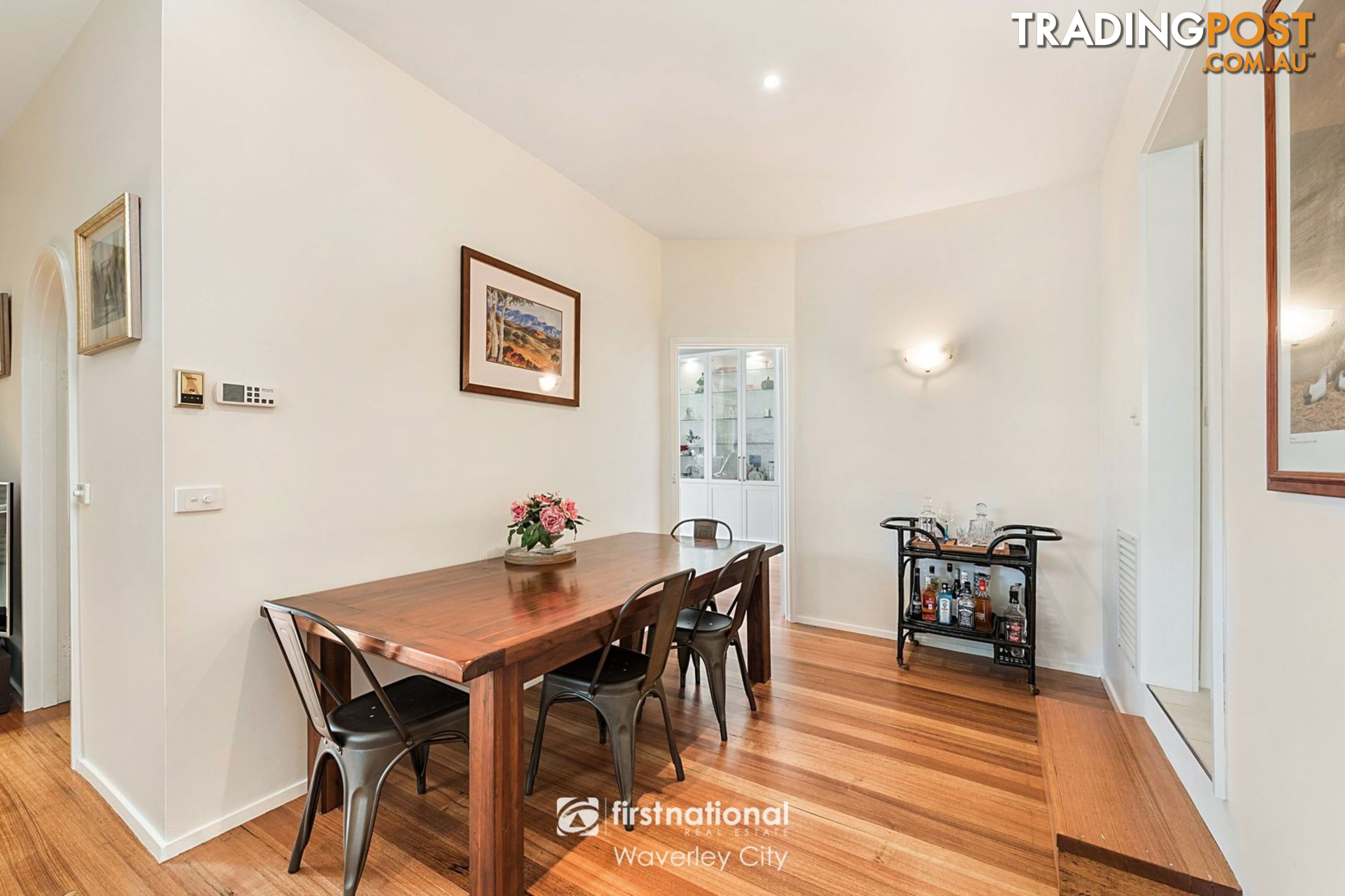 4 Highvale Road GLEN WAVERLEY VIC 3150