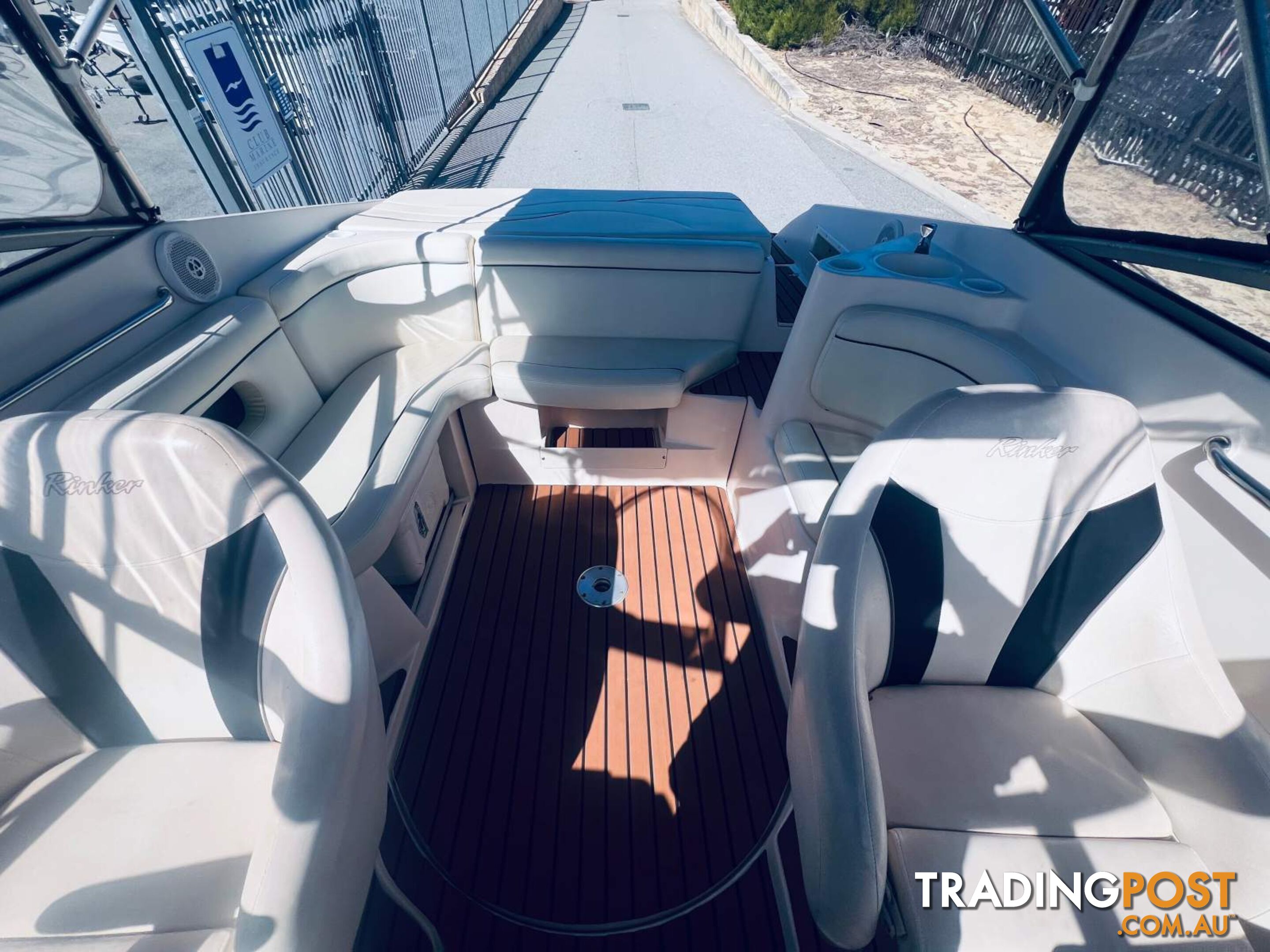 2004 RINKER 232 CAPTIVA