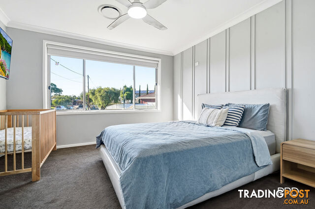 4 Sandra Place SOUTH PENRITH NSW 2750 - photo 5 of 13