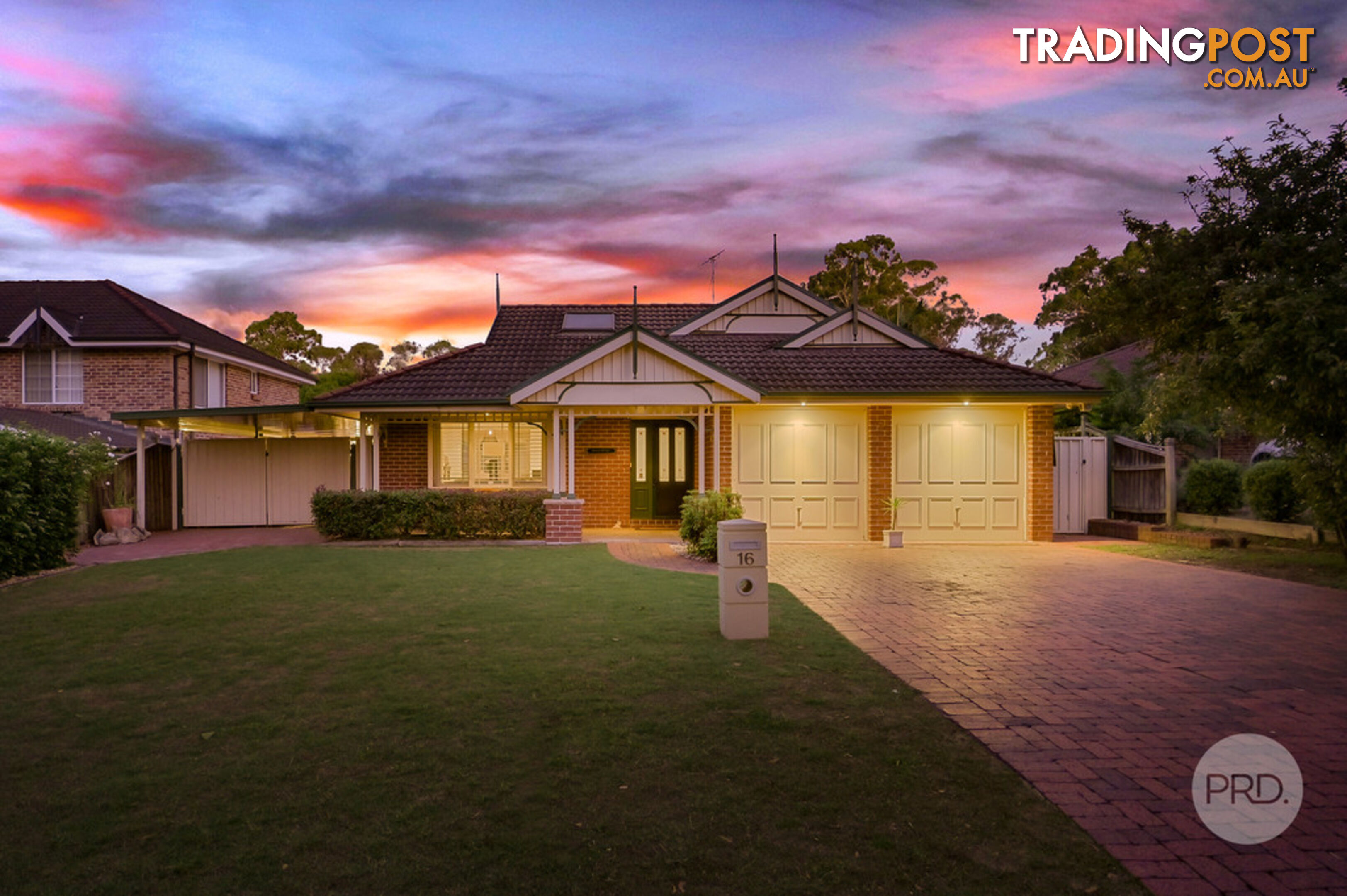 16 The Avenue GLENMORE PARK NSW 2745