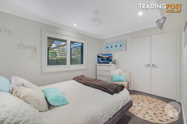 16 The Avenue GLENMORE PARK NSW 2745