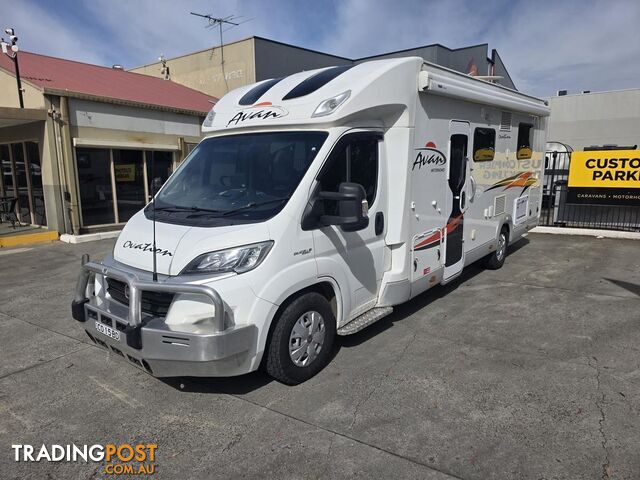 2017 Avan Ovation M6