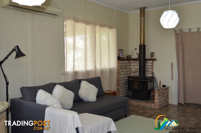 17 Ivory Creek Road TOOGOOLAWAH QLD 4313