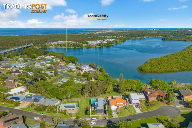8 Uniacke Drive BANORA POINT NSW 2486